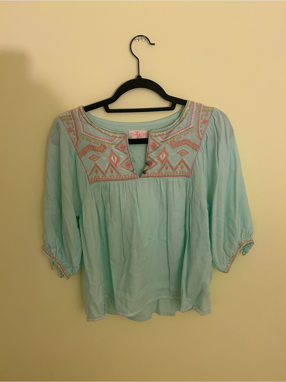 Z&L Europe Boho embroidered V-neck top (light teal)